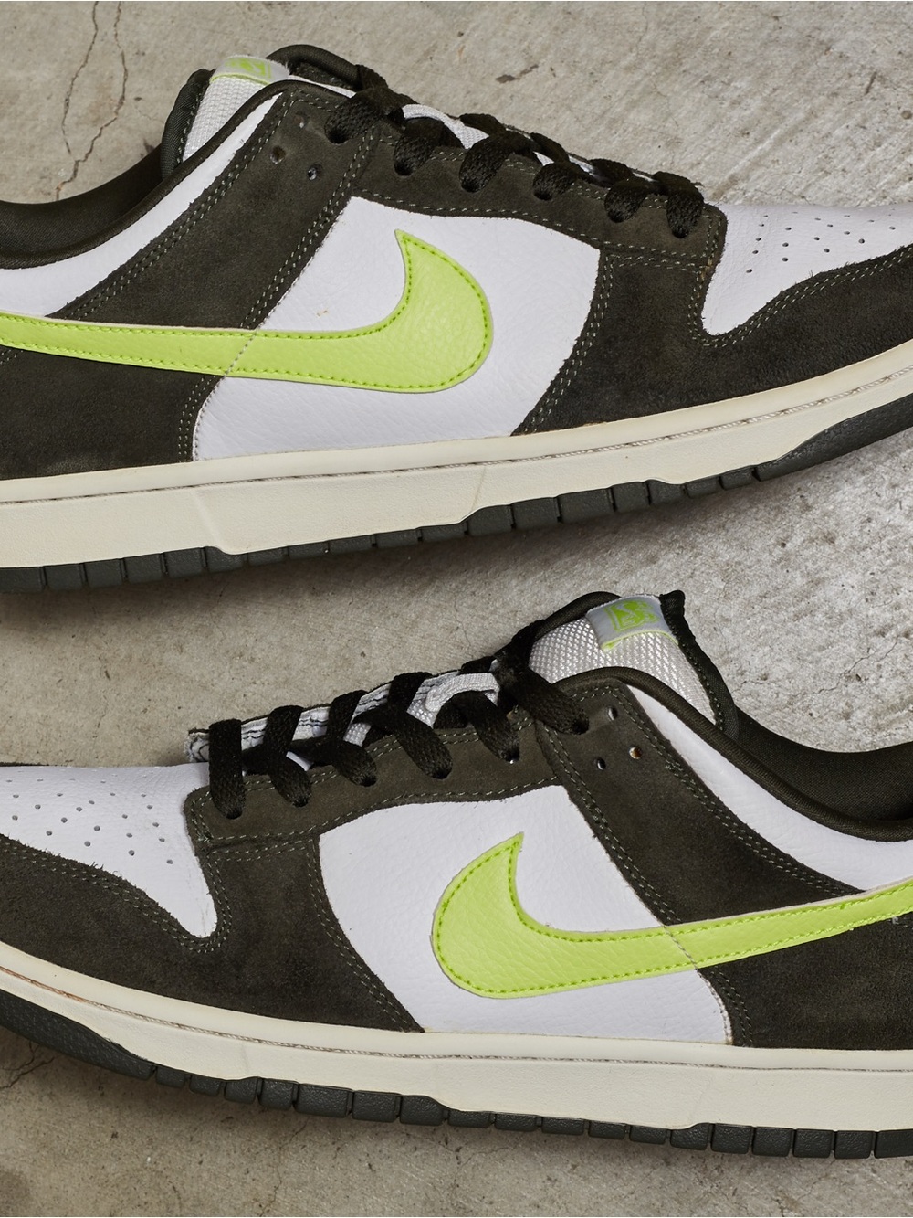 Nike 6.0 Dunk Low ‘Black/White/Volt/Dark Army’